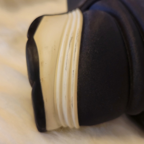 Chanel sneakers Sz 39 - Picture 15 of 16